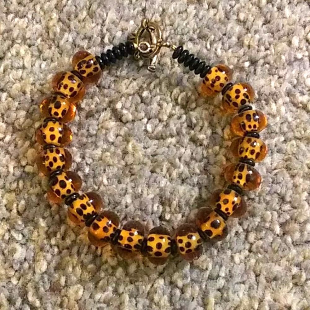 🤴Vintage Leopard printed Glass Bead Bracelet
